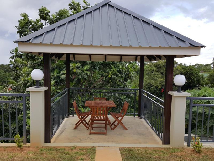 Others 5, Bambous River Lodge