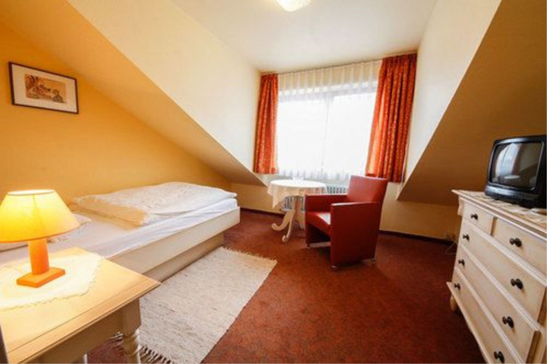 Bedroom 4, Hotel Garni Gästehaus Merk, Bodenseekreis