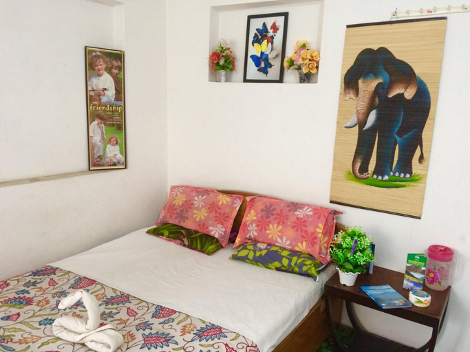 Others 5, New World Guest House, Srinagar
