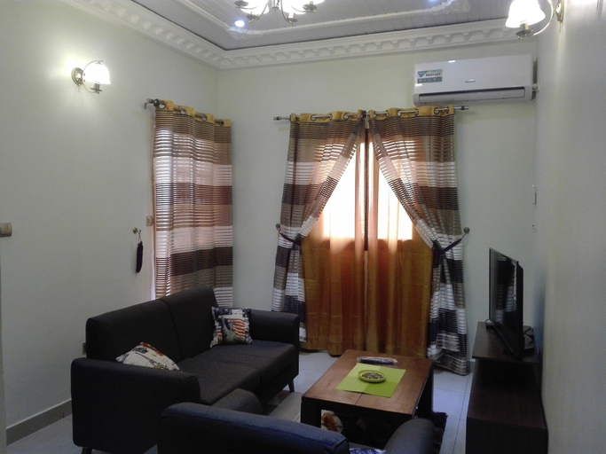 Others 5, Njoya Residencia, Mfoundi