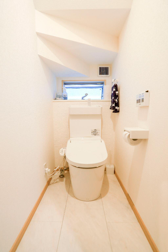 Bathroom 2, A Private 4-Bedroom House near Tsuruhashi, Sleeps 8, Osaka