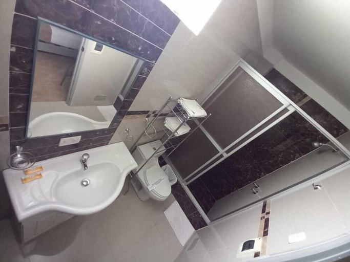 Bathroom 3, Buongiorno Suites Sullana Ii, Sullana