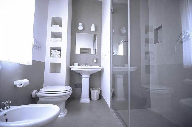 Bathroom 3, La Maison, Barletta-Andria-Trani