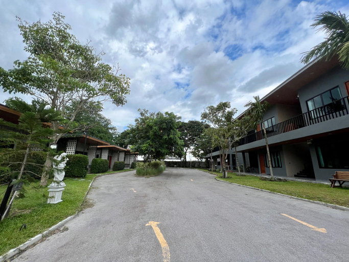 Others 4, Baankampu Resort, Pak Chong