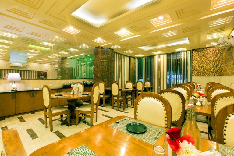 Food & Drinks 5, Hotel Viva Palace By OPO, Delhi