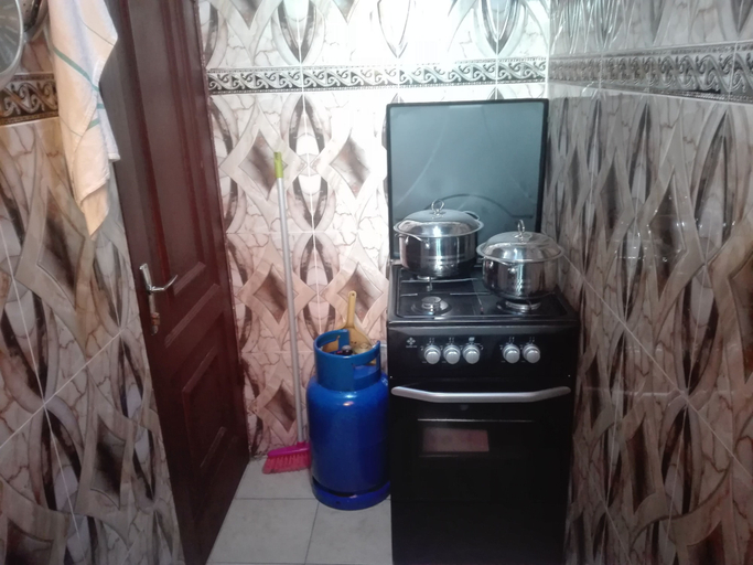 Others 4, Njoya Residencia, Mfoundi