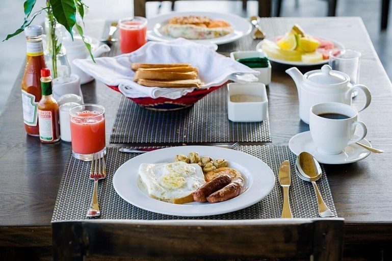 Food & Drinks 3, Elephant Plains Lodge, Busongora