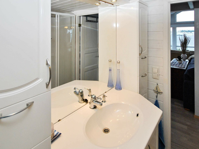Bathroom 5, Holiday Home in Rørvik, Vikna
