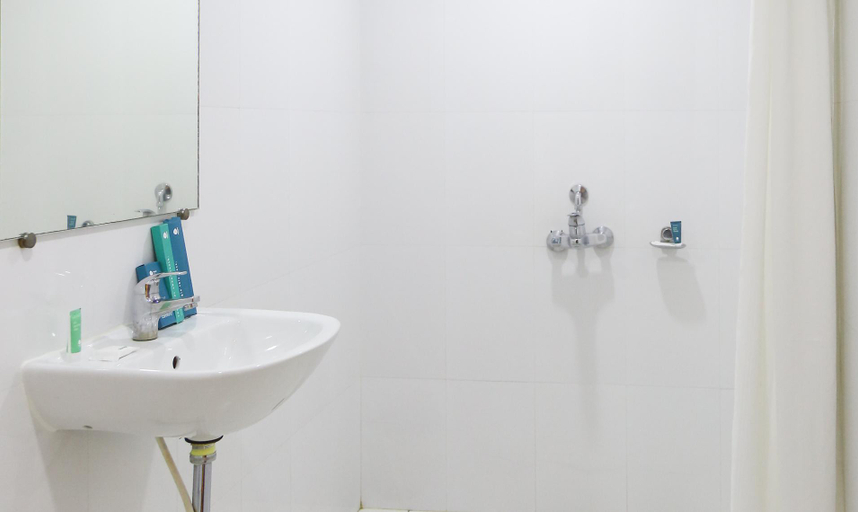 Bathroom 4, Itsy By Treebo - N Square, Krishna