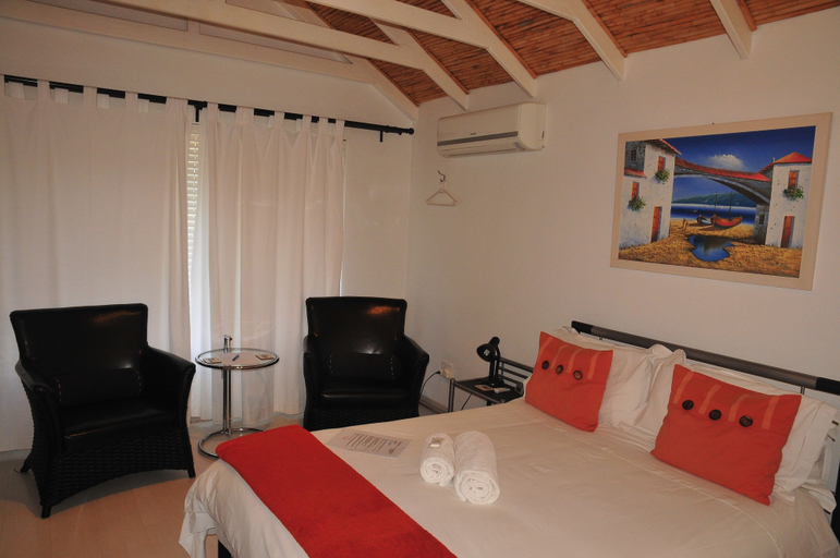 Bedroom 2, Bradclin House, City of Cape Town