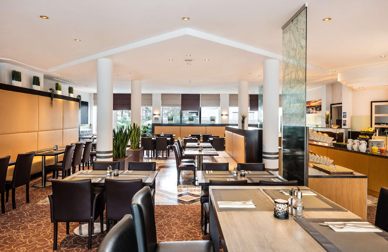 Food & Drinks 5, Lindner Hotel Dusseldorf Airport, Düsseldorf