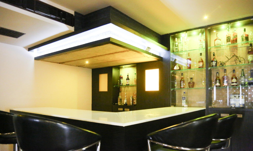 Food & Drinks 5, Itsy Hotels N Square, Krishna