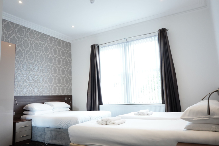 Bedroom 2, Marlborough Hotel, Sefton
