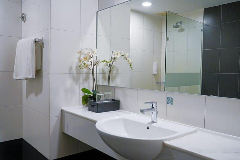 Bathroom 3, Favehotel Cenang Beach - Langkawi, Langkawi