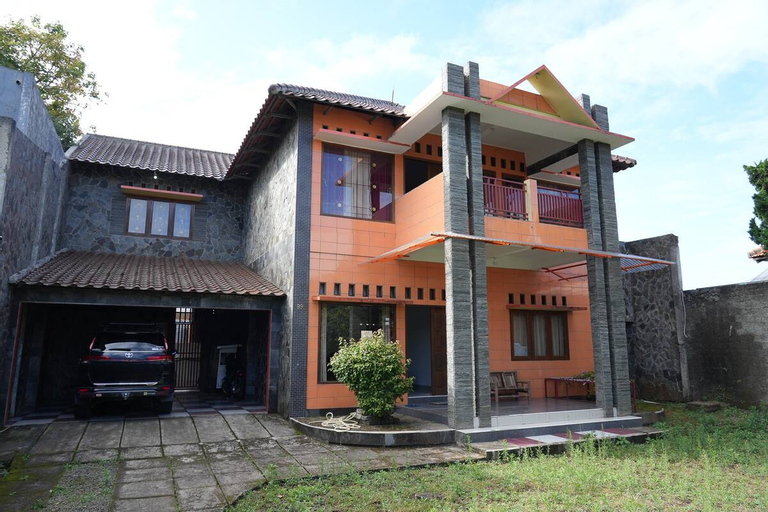 Villa Oranye 99, Bandung