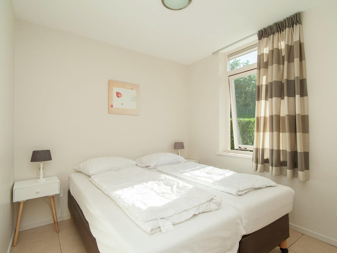 Others 3, Bungalow in South Holland near the Beach, Noordwijk