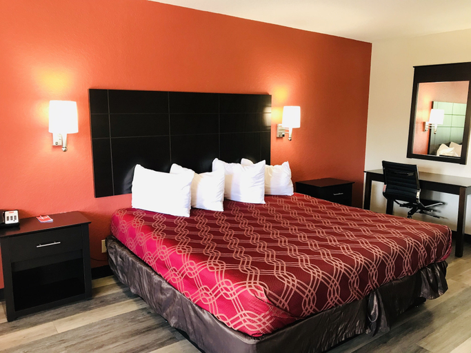 Bedroom 3, Econo Lodge Near Seaworld, Bexar
