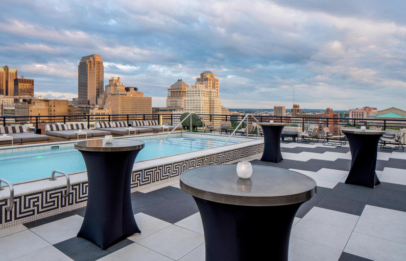 Sport & Beauty 2, The Last Hotel, Saint Louis