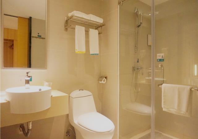 Bedroom 1, City Comfort Inn Zhanjiang Middle Renmin Avenue Dingsheng Square, Zhanjiang