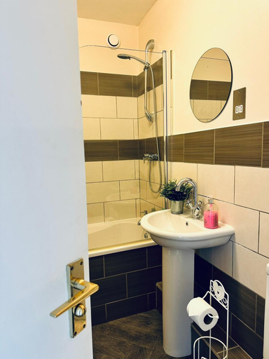 Bathroom 3, Cozy Regent A Apartment, Cambridgeshire