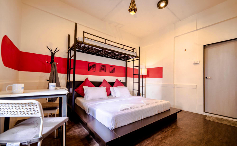 Bedroom 2, Locomo Hostel OG - Stay • Work • Eat , Mumbai Suburban