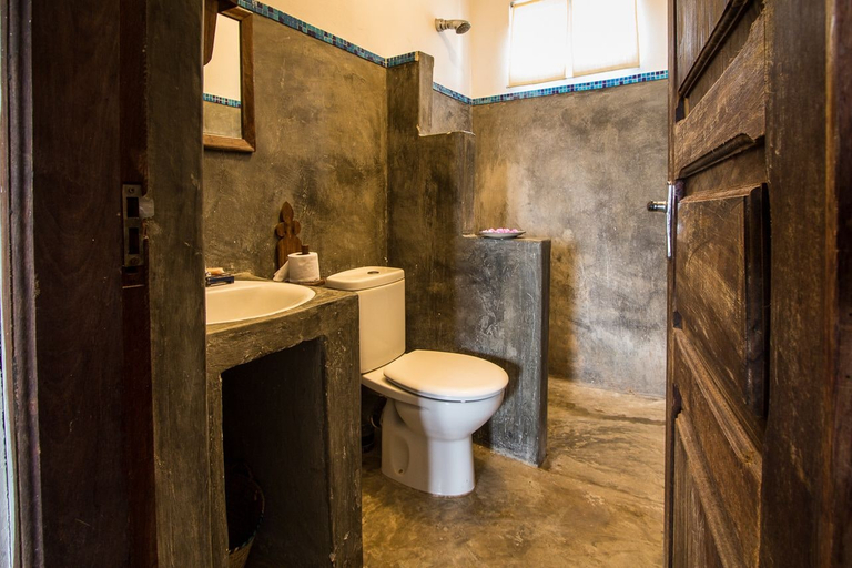 Bathroom 3, Kiponda B&B, Mjini