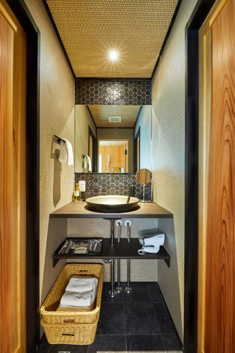 Bathroom 3, Rinn Shijo Takasegawa North, Kyoto