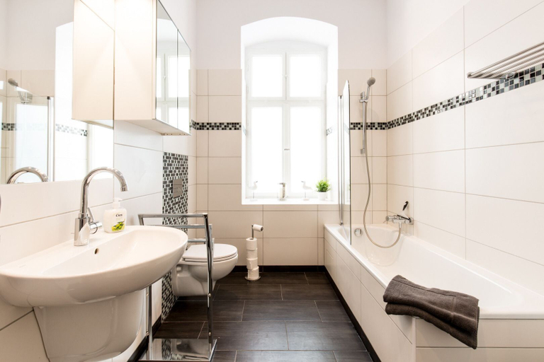 Bathroom 3, Lovely-Flats Fritz-Reuter, Berlin