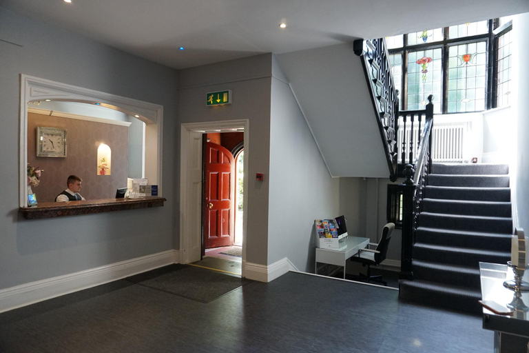 Public Area 2, Broadfield Park Hotel by Belvilla, Rochdale