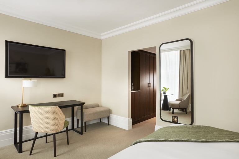 Bedroom 2, The Clermont London, Victoria, London