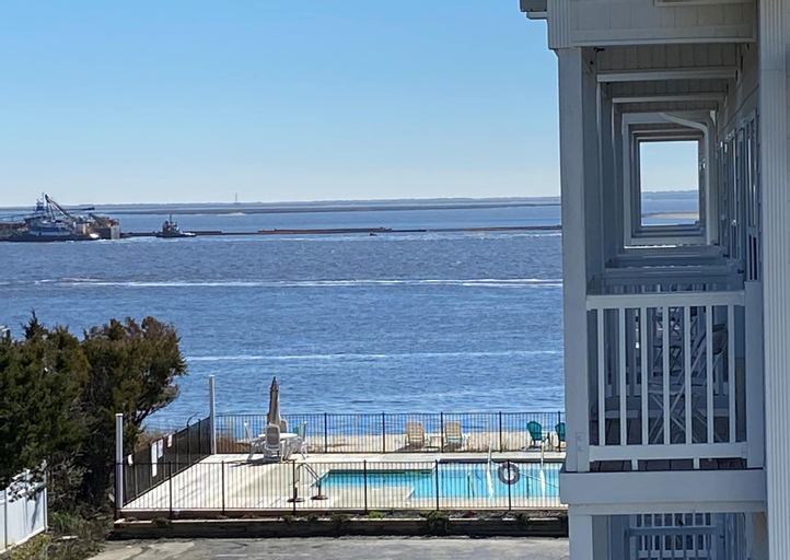 Exterior & Views 3