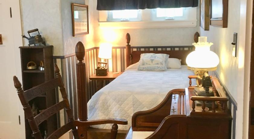 Bedroom 3, Old Iron Inn Bed and Breakfast, Aroostook