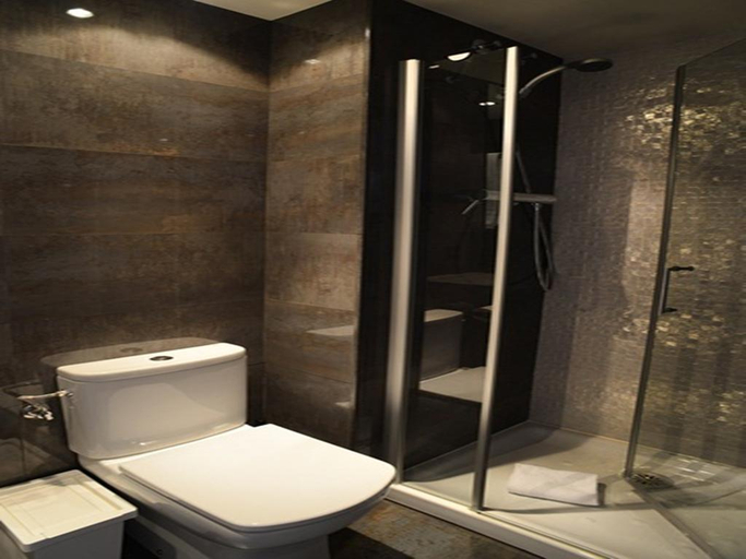 Bathroom 4, Enjoybcn Patio de Gracia, Barcelona
