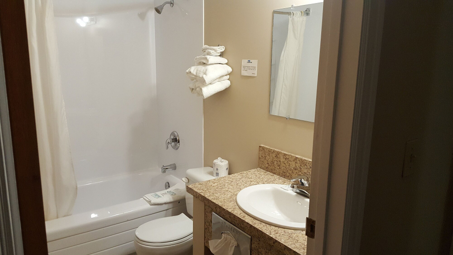 Bathroom 4, Sunrise Motel, Division No. 6