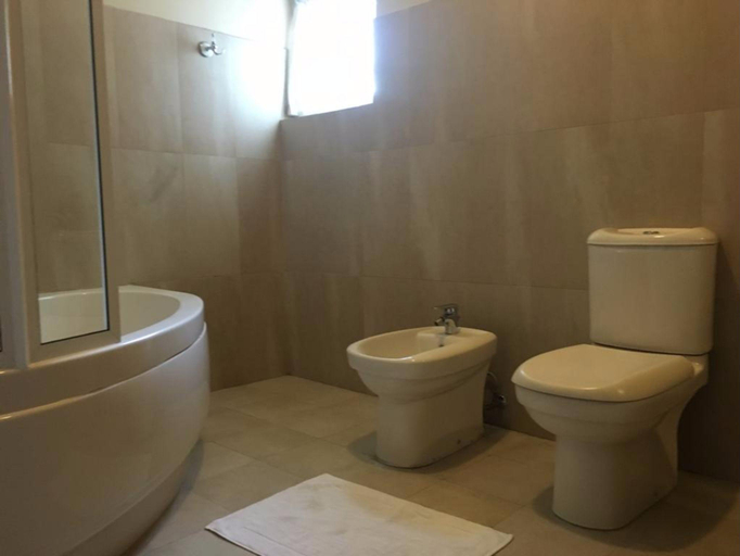 Bathroom 3, The Shalimar Residence, Kolonnawa