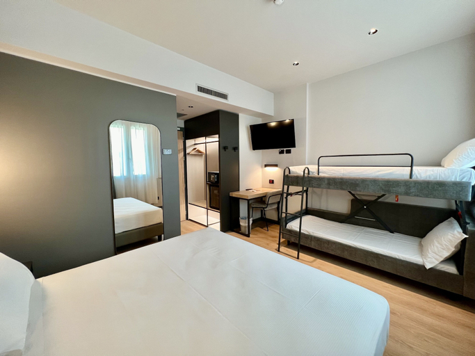 Bedroom 3, Hotel Leonessa, Brescia