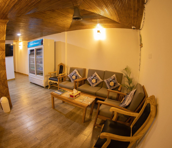 Public Area 3, Perla Dhangethi