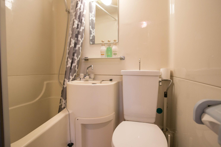 Bathroom 3, Free fixed Wi-Fi! Nishi Nakasu Apartment 301. , Fukuoka