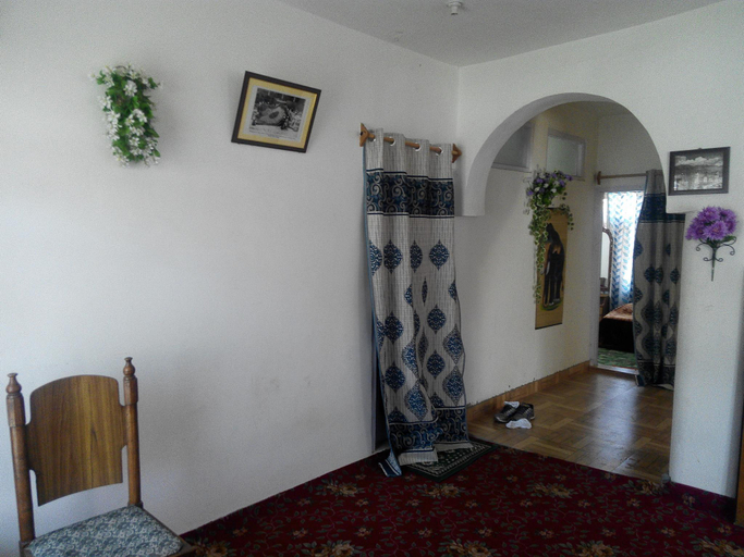 Others 4, New World Guest House, Srinagar