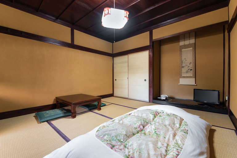 Bedroom 2, Kadokyu Ryokan, Takaoka