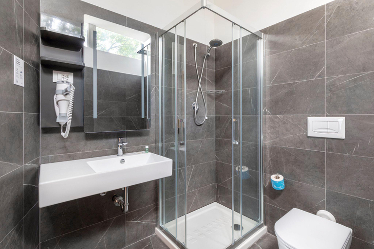 Bathroom 4, B&B Hotel Pomezia Roma, Rome