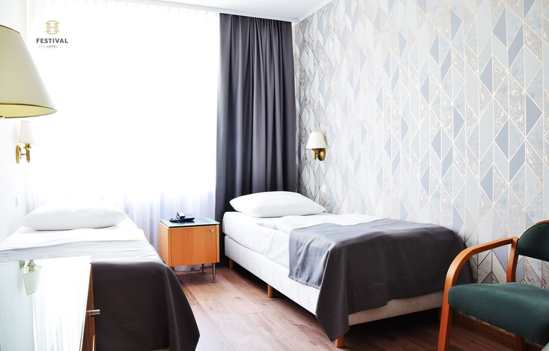 Bedroom 3, Hotel Festival, Opole