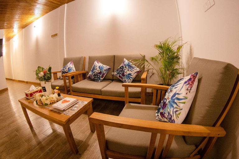 Public Area, Perla Dhangethi