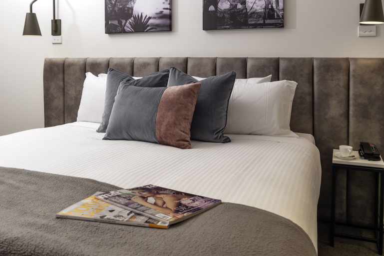 Bedroom 3, Oaks R Suites Geelong, Geelong