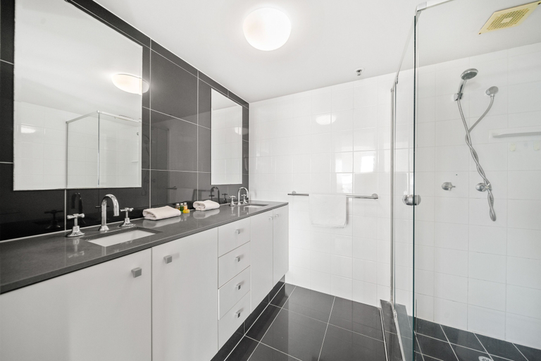 Bathroom 5, Oxygen Apartments, Spring Hill