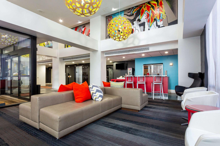 Public Area 2, Comfort Inn & Suites Baltimore Inner Harbor, Baltimore