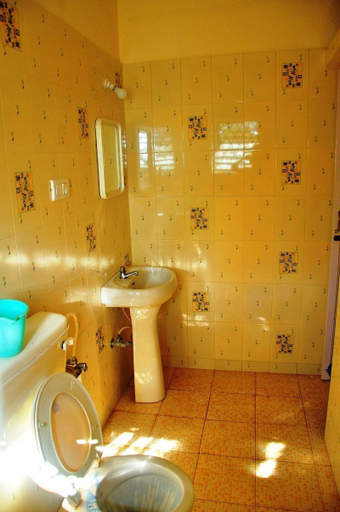 Bathroom 3, Yellow House, North Goa