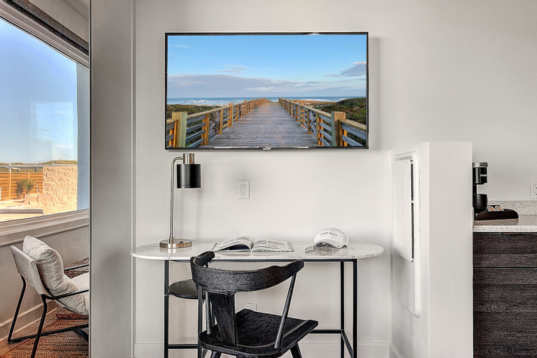 Dining Room 7