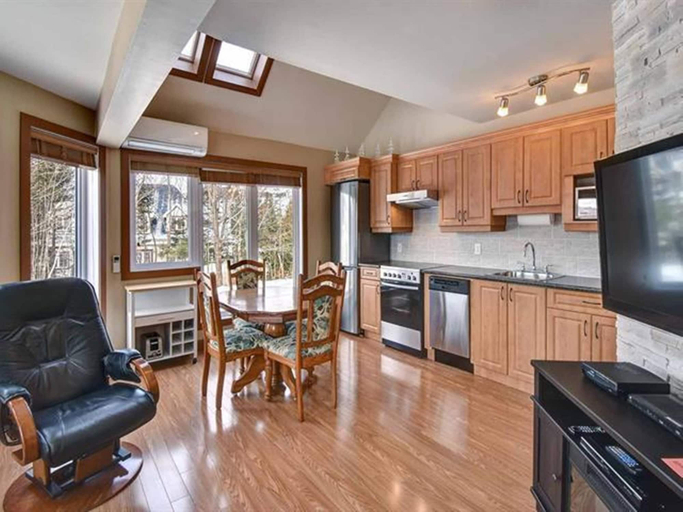 Others 5, GLOBALSTAY. Bright Condo near the Lake, Les Laurentides