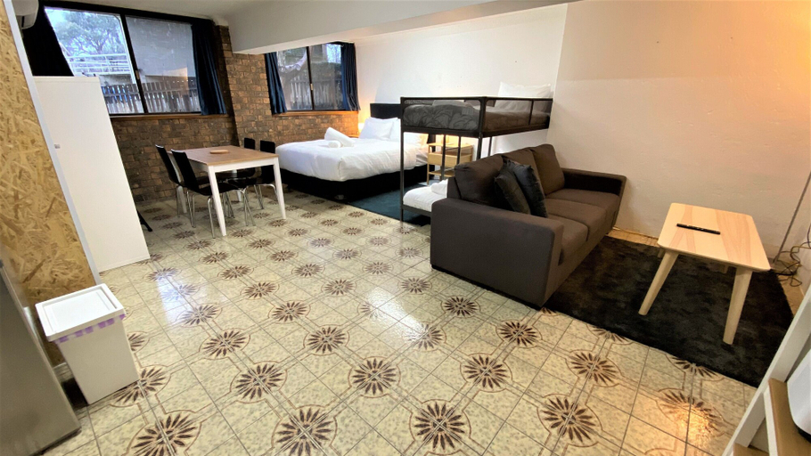 Bedroom 3, Leski Club, Snowy River